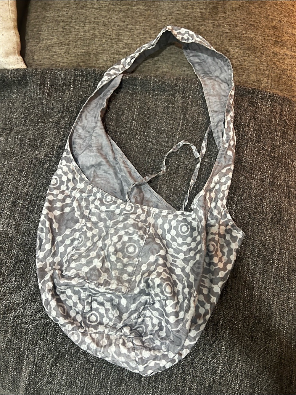 Source Unknown Gray Patterned Hobo Shoulder Bag